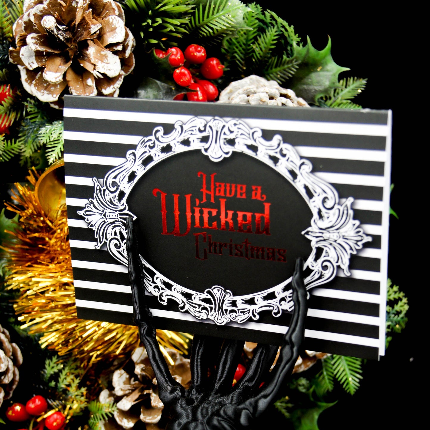 Tenga una tarjeta de felicitaciones navideñas traviesas | Navidad gótica
