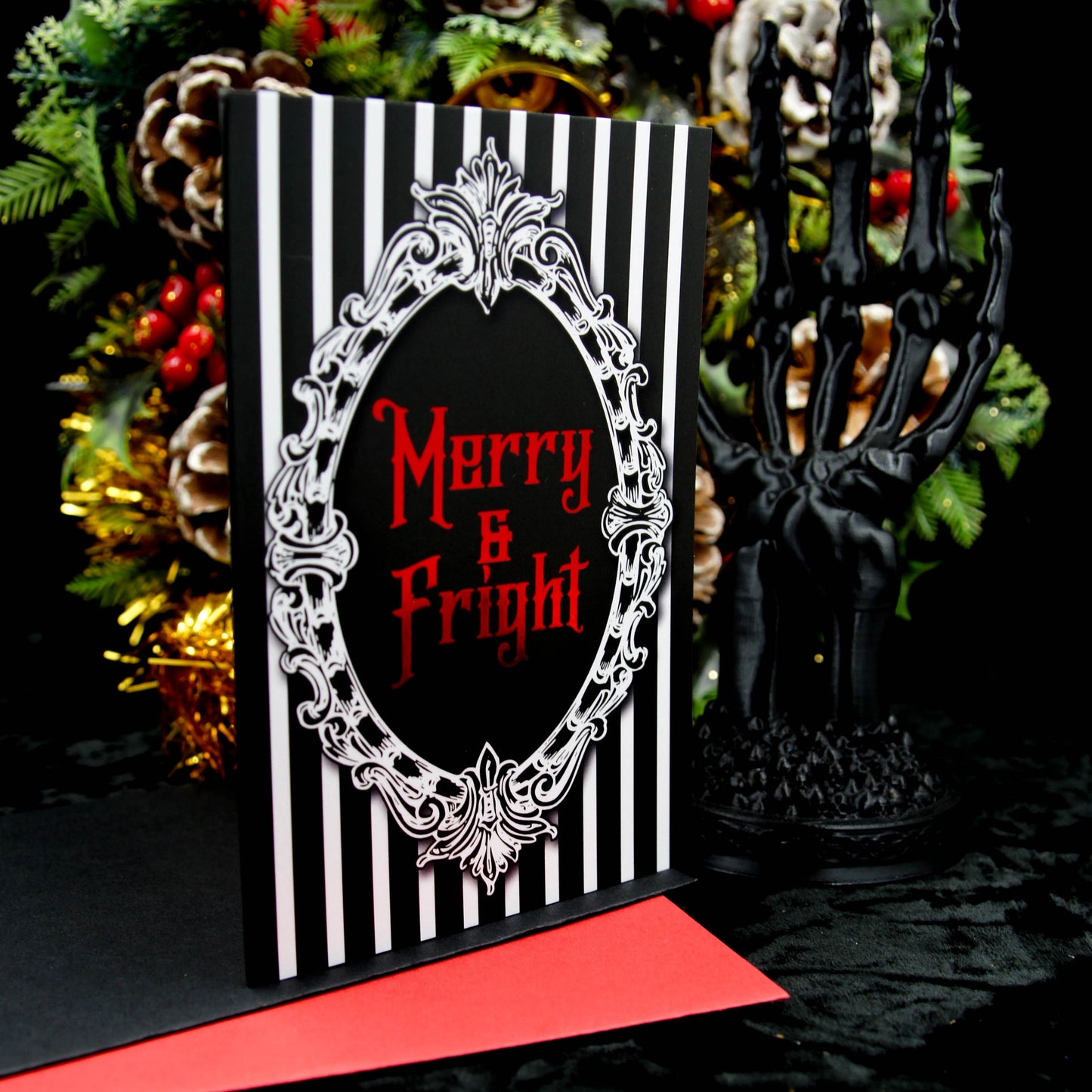 Tarjeta de felicitación feliz y asustada | Navidad gótica