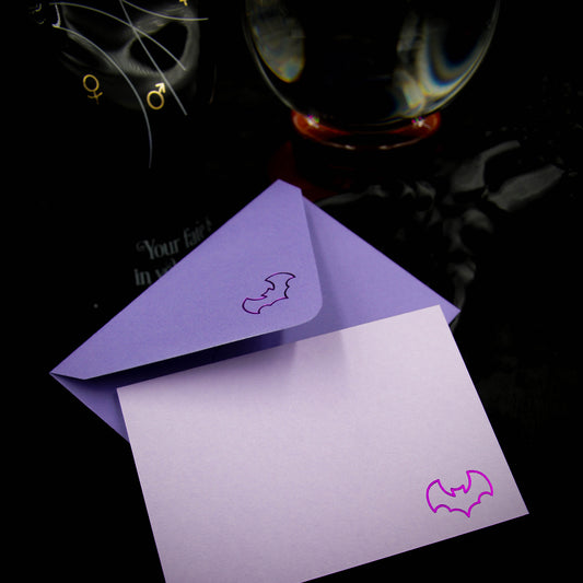 Mini cartes de notes et enveloppes de chauve-souris violettes | Sorcière améthyste