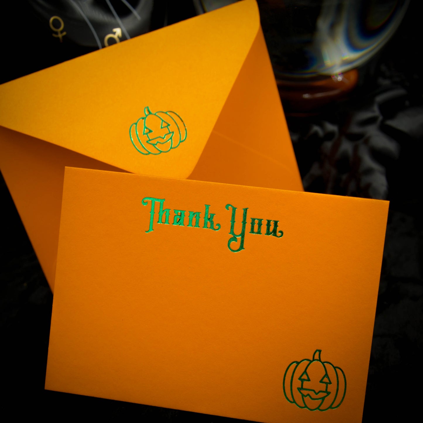 Tarjetas de agradecimiento y sobres de calabaza naranja
