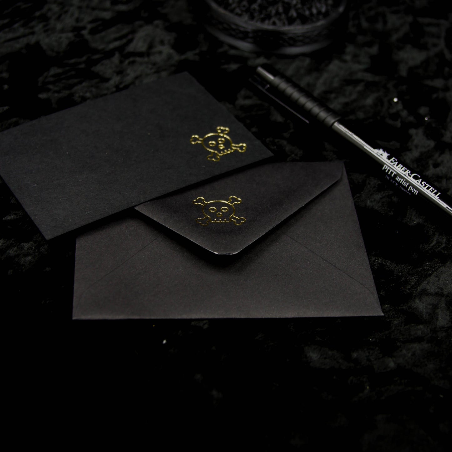 Mini Skull & Crossbones Notecards & Envelopes    Gothic Stationery Set