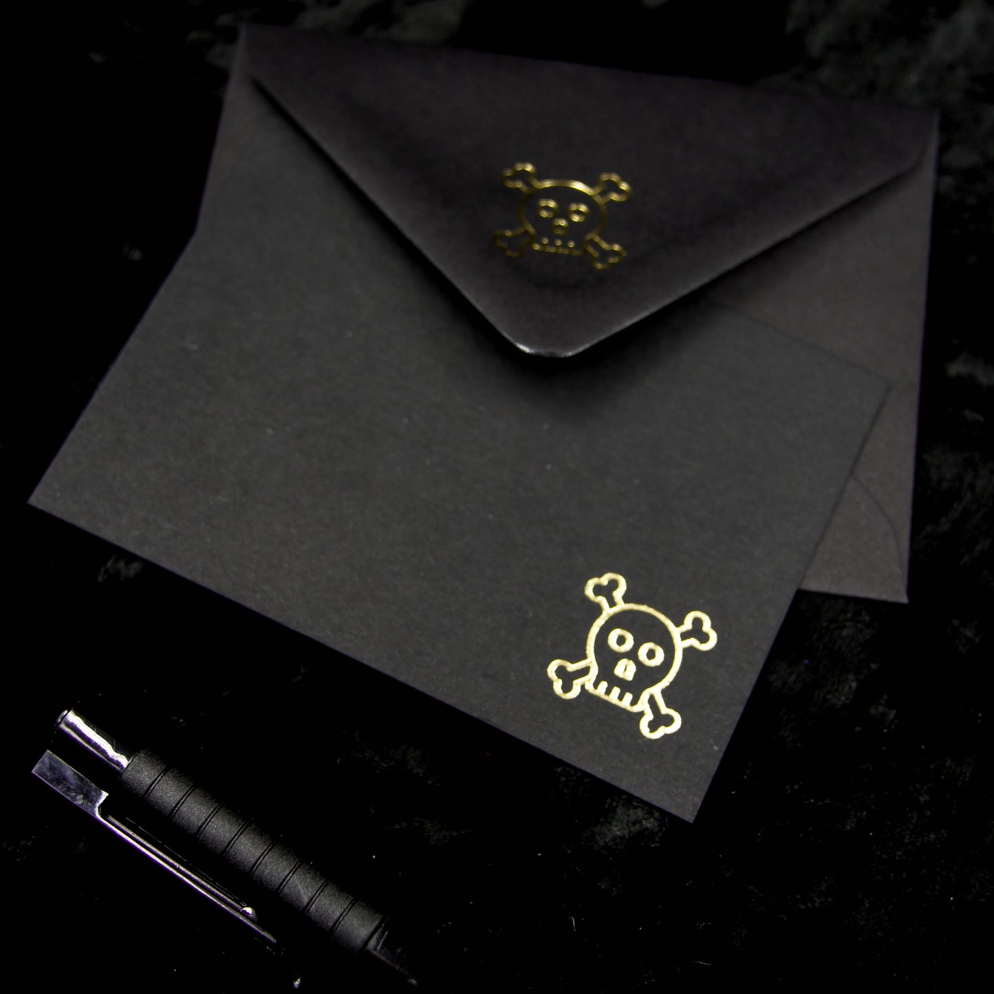 Mini Skull & Crossbones Notecards & Envelopes    Gothic Stationery Set